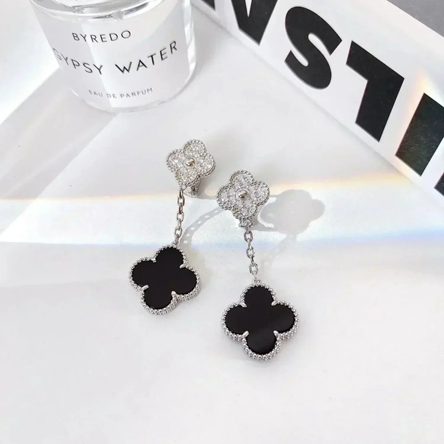 [Regal Gem]CLOVER 2 MOTIFS  DIAMOND ONYX EARRINGS SILVER