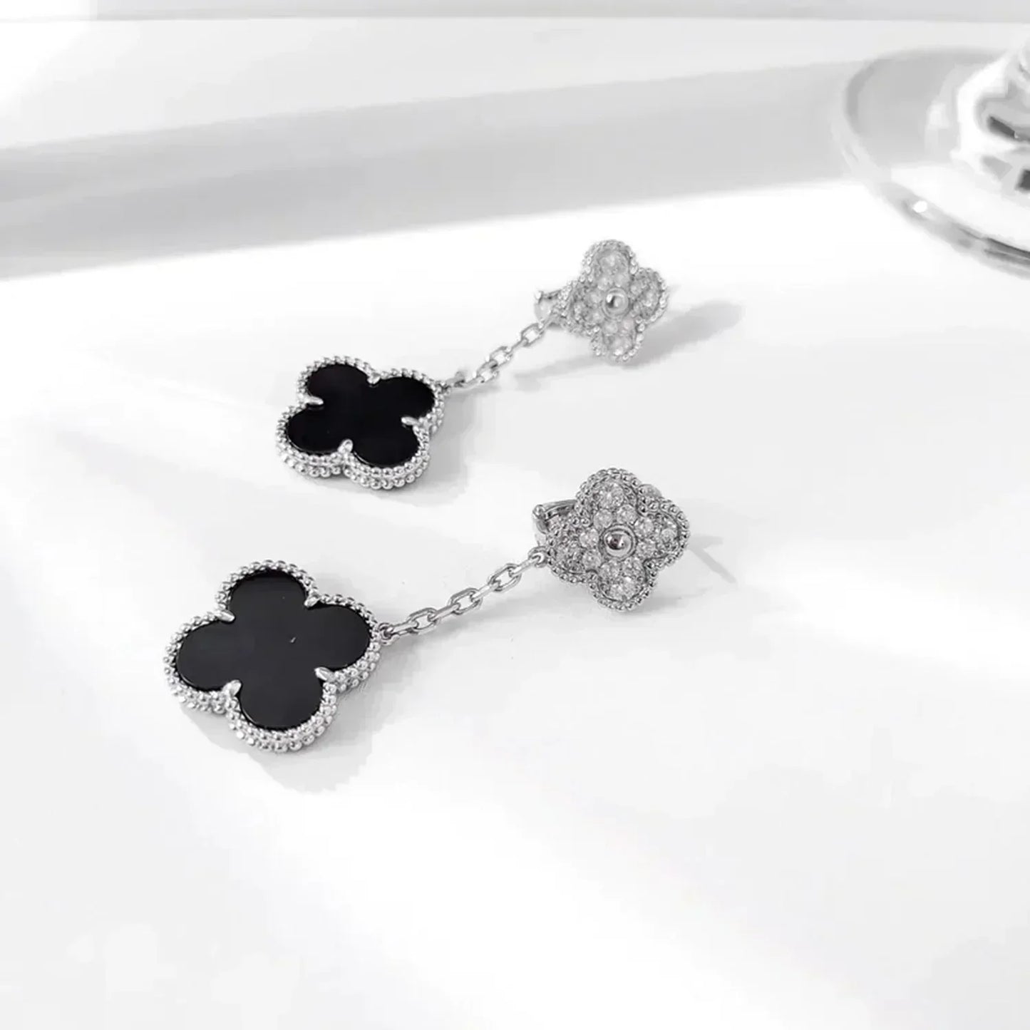 [Regal Gem]CLOVER 2 MOTIFS  DIAMOND ONYX EARRINGS SILVER