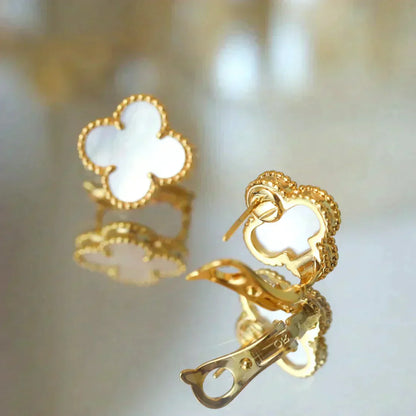 [Regal Gem]CLOVER MEDIUM 1 MOTIFS  WHITE MOP STUD EARRINGS