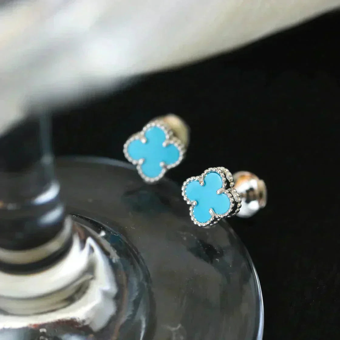[Regal Gem]CLOVER MINI 9.5MM ONYX STUD EARRINGS SILVER