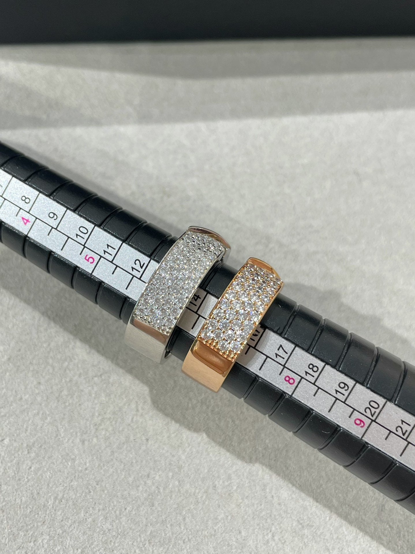 [Regal Gem]LIENS EVIDENCE  DIAMOND PAVED RING