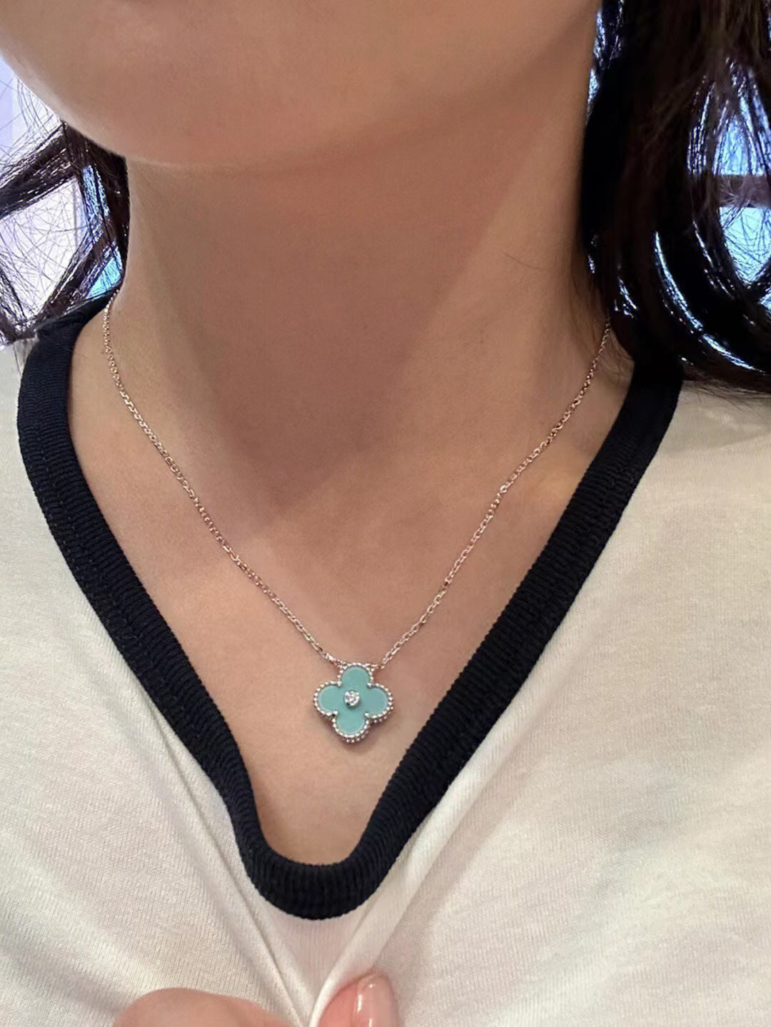[Regal Gem]CLOVER 1 DIAMOND LIGHT BLUE SILVER NECKLACE