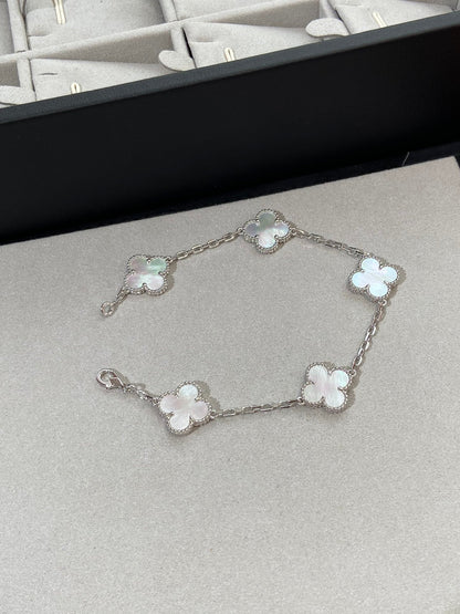 [Regal Gem]CLOVER WHITE PEARL MOP 5 MOTIF BRACELET COLLECTION