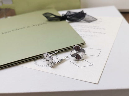 [Regal Gem]CLOVER MEDIUM STUD EARRINGS