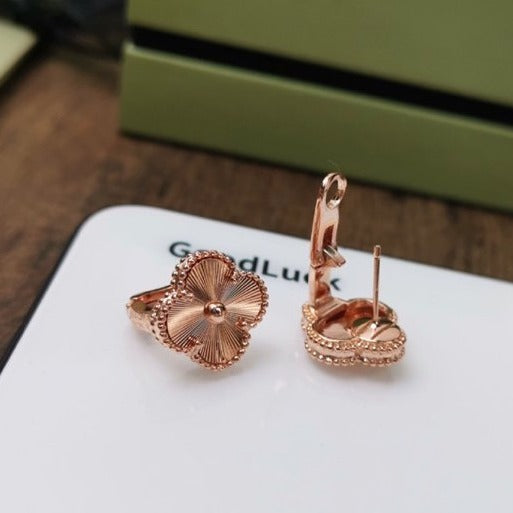 [Regal Gem]CLOVER MEDIUM STUD EARRINGS