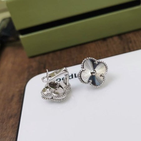 [Regal Gem]CLOVER MEDIUM STUD EARRINGS