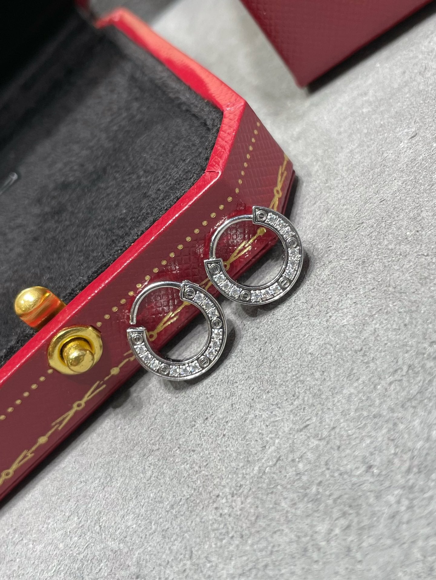 [Regal Gem]LOVE DIAMOND EARRINGS