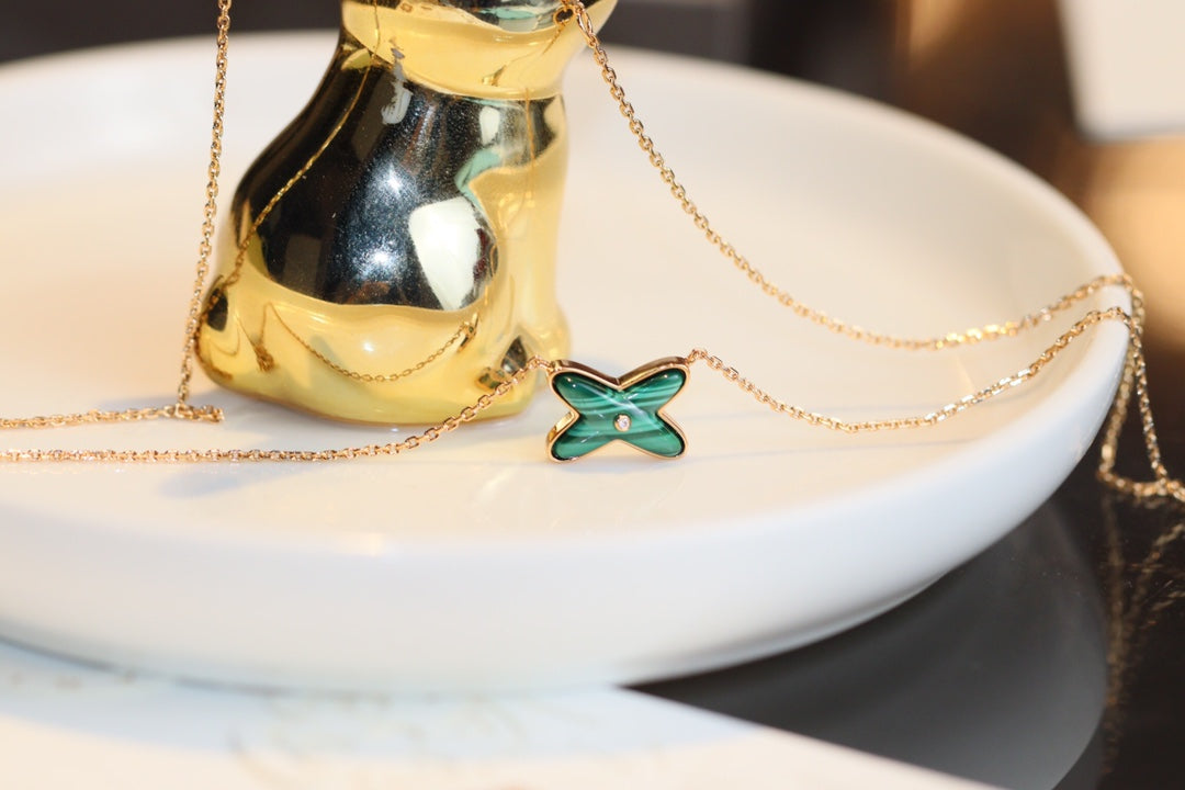 [Regal Gem]JEUX MALACHITE 1 DIAMOND PINK GOLD NECKLACE