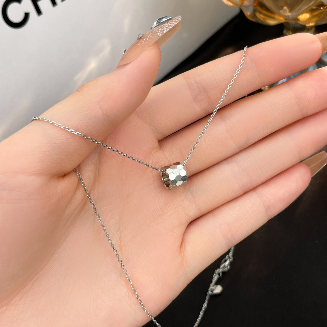 [Regal Gem]BEE MINI NECKLACE