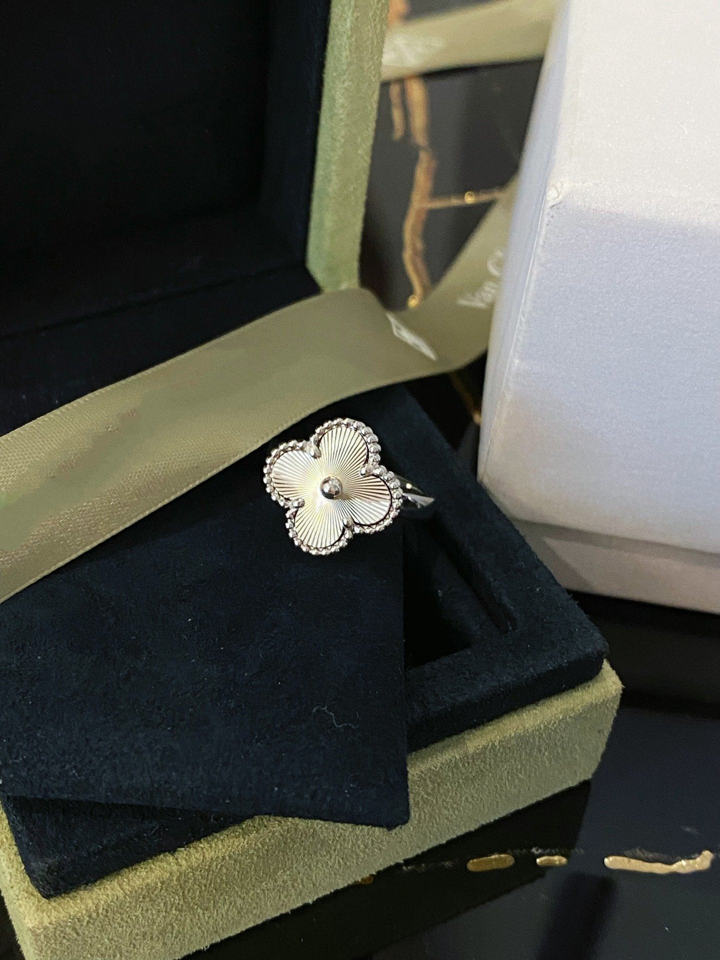 [Regal Gem]CLOVER SILVER RING