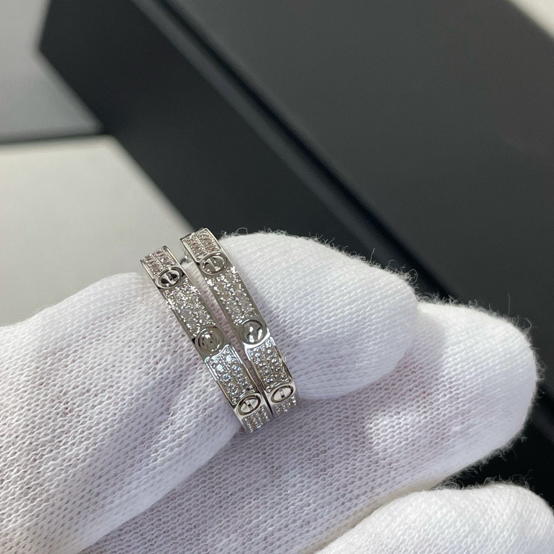 [Regal Gem]LOVE DIAMOND SILVER HOOP EARRINGS