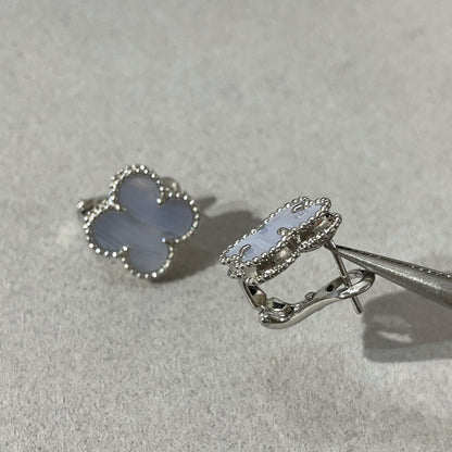 [Regal Gem]CLOVER CHALCEDONY SILVER STUD EARRINGS
