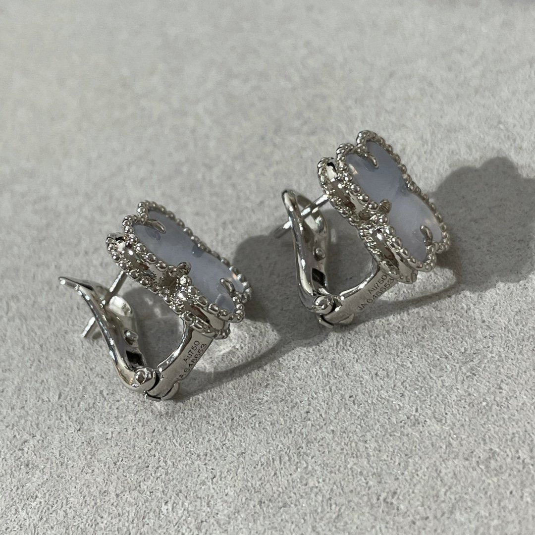 [Regal Gem]CLOVER CHALCEDONY SILVER STUD EARRINGS