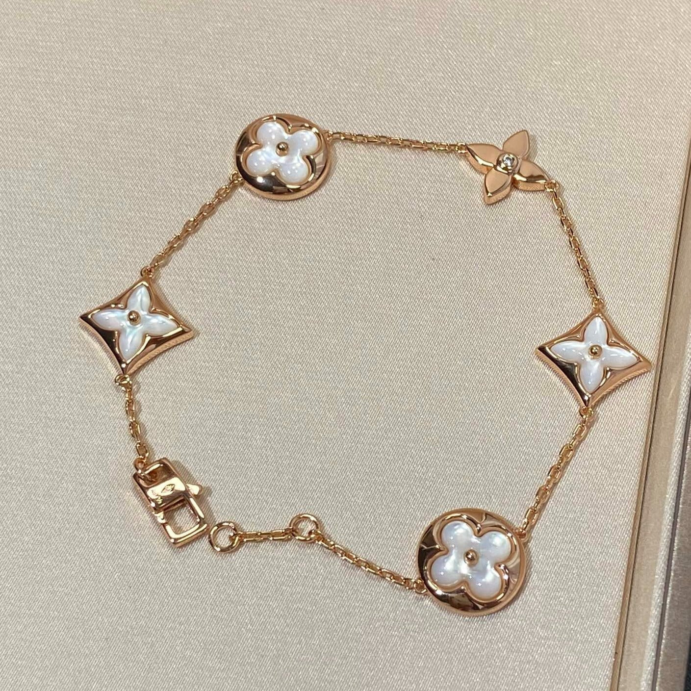 [Regal Gem]STAR AND SUN 5 MOTIF MOP PINK GOLD BRACELET