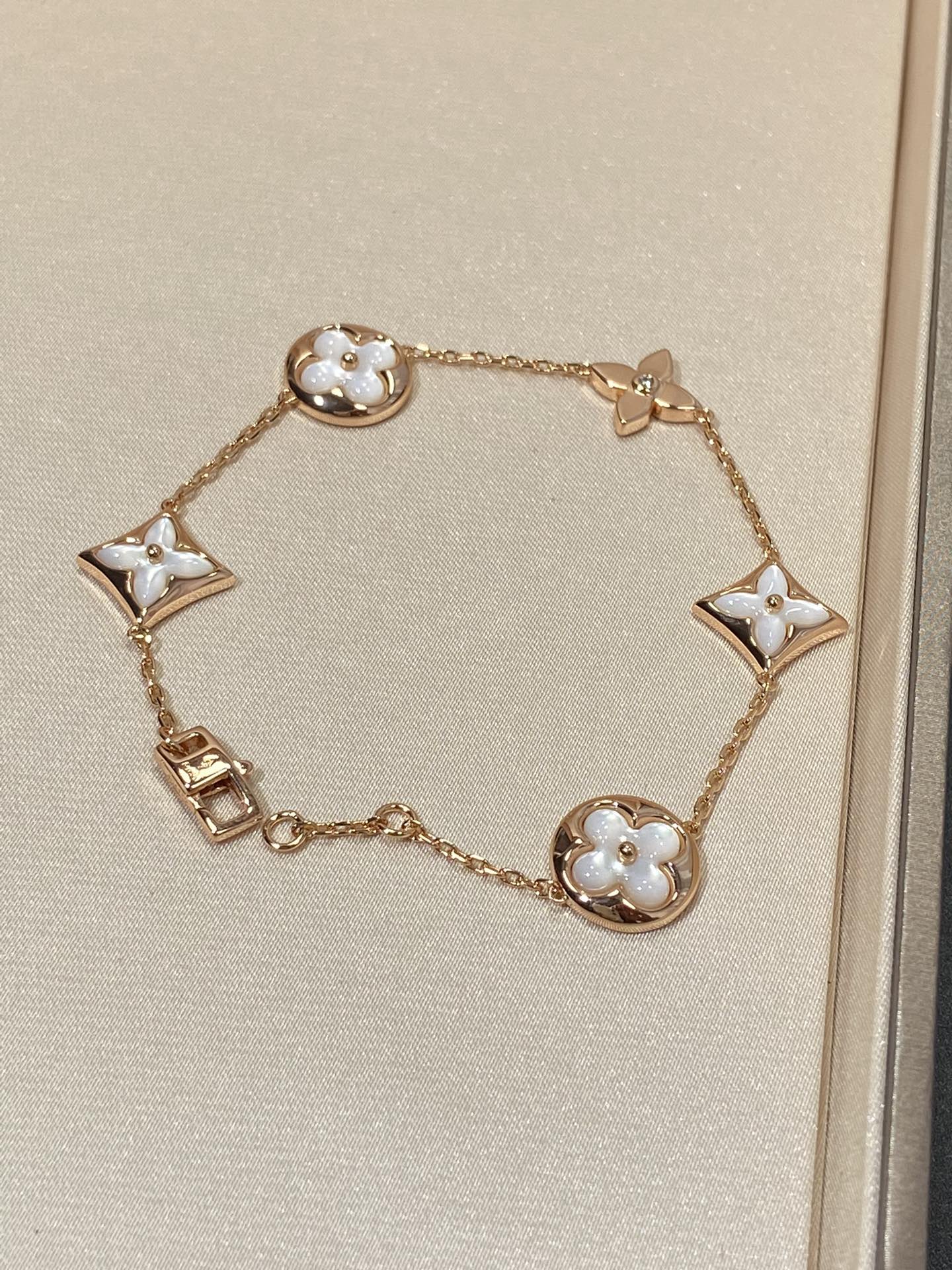 [Regal Gem]STAR AND SUN 5 MOTIF MOP PINK GOLD BRACELET
