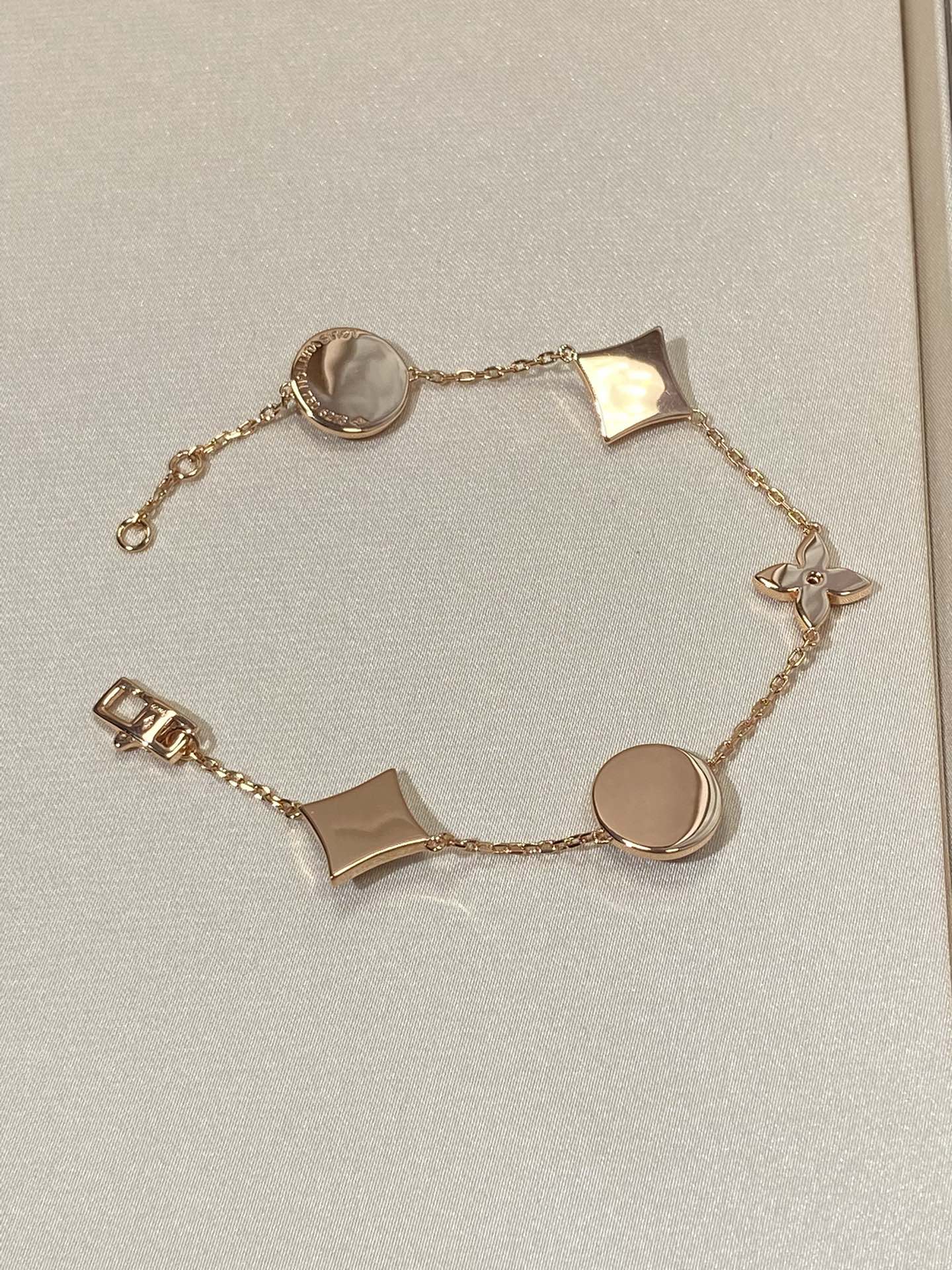 [Regal Gem]STAR AND SUN 5 MOTIF MOP PINK GOLD BRACELET