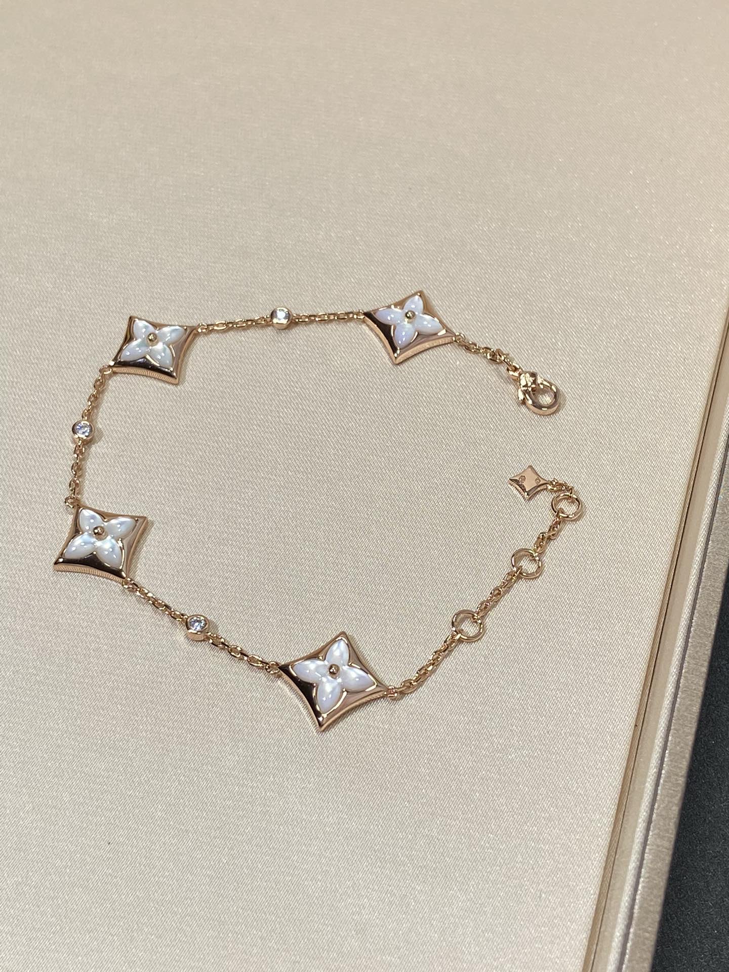[Regal Gem]STAR 4 MOTIF MOP DIAMOND PINK GOLD BRACELET