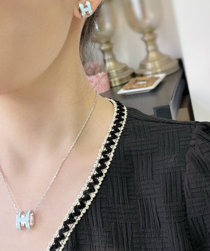 [Regal Gem]POP H SKY BLUE STUD EARRINGS
