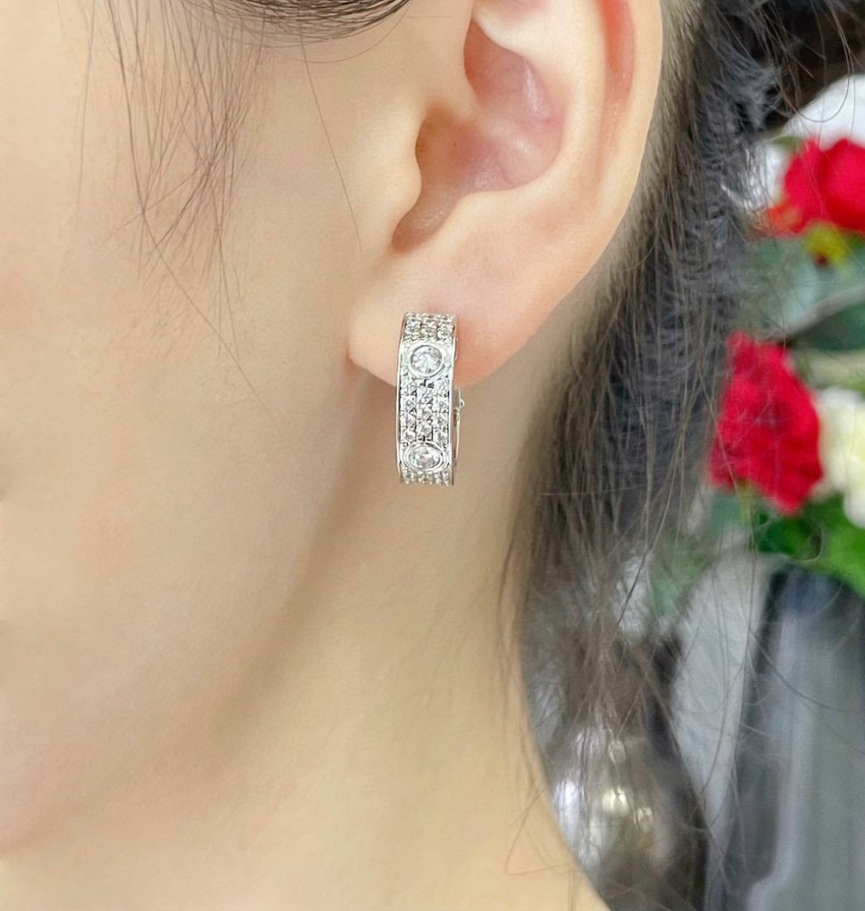 [Regal Gem]LOVE 5.5MM DIAMOND PAVED EARRINGS