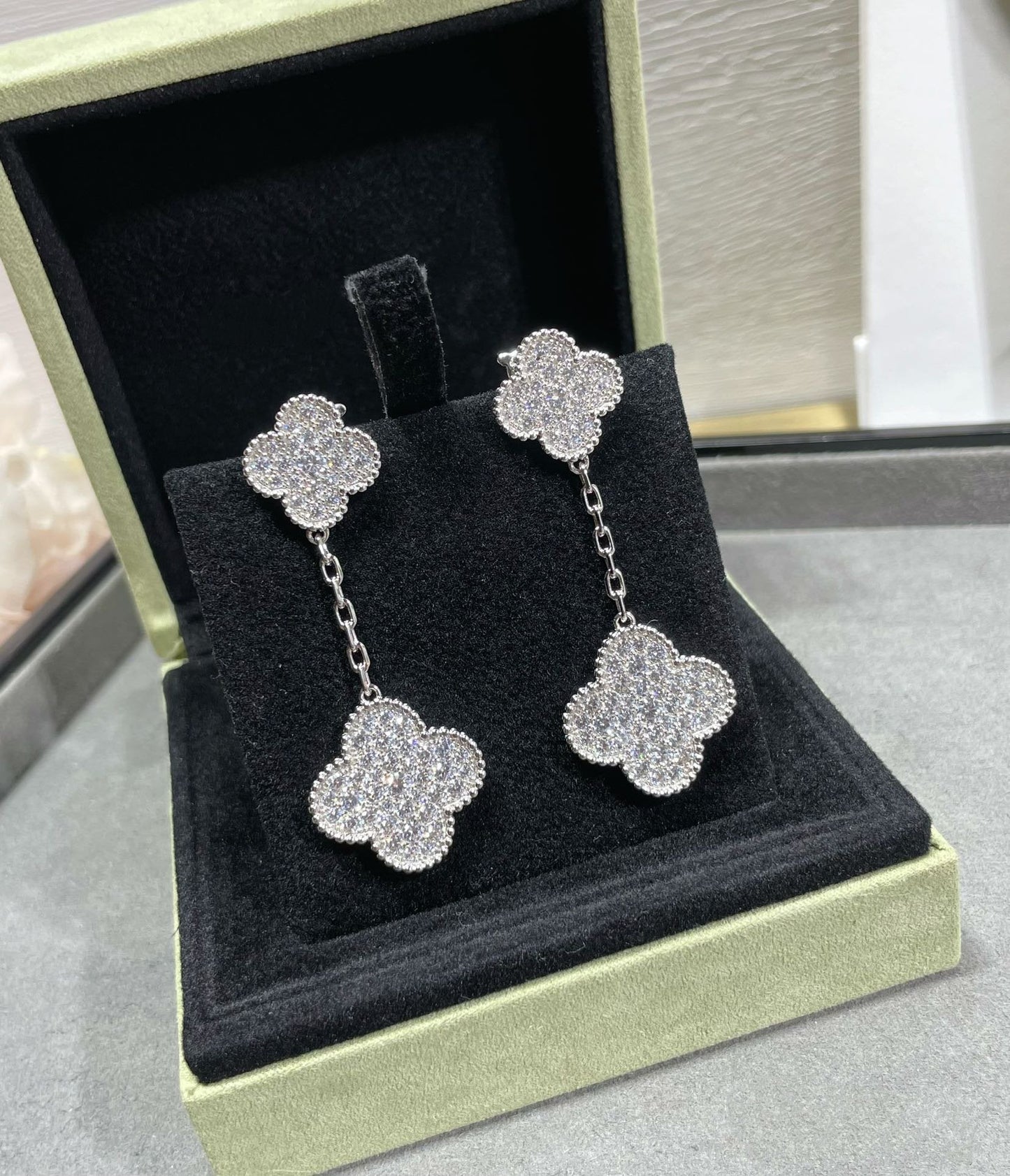 [Regal Gem]CLOVER 2 MOTIFS DIAMOND PAVED SILVER EARRINGS
