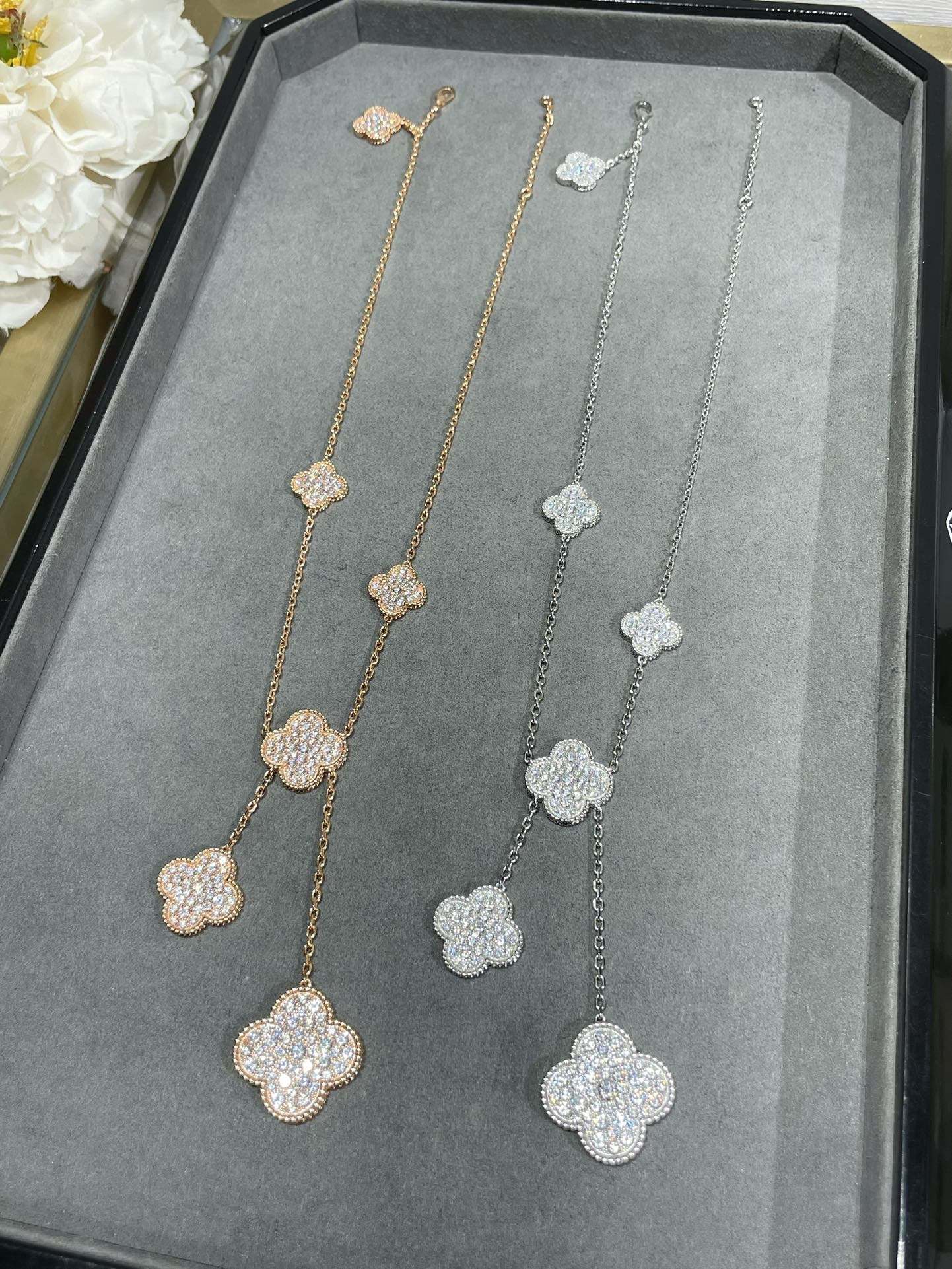 [Regal Gem]CLOVER 6 MOTIF DIAMOND PAVED NECKLACE