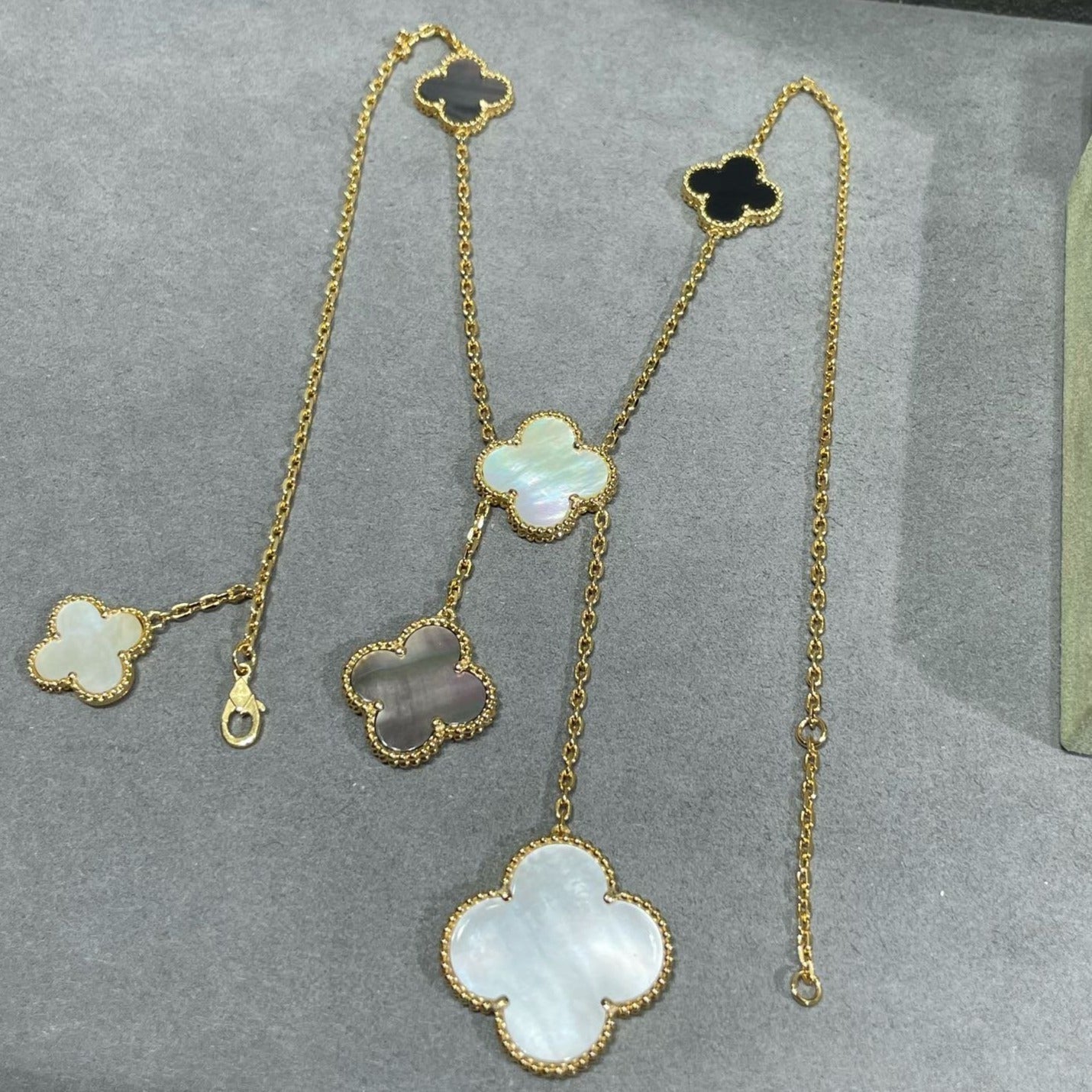 [Regal Gem]CLOVER 6 MOTIF MOP ONYX GOLD NECKLACE