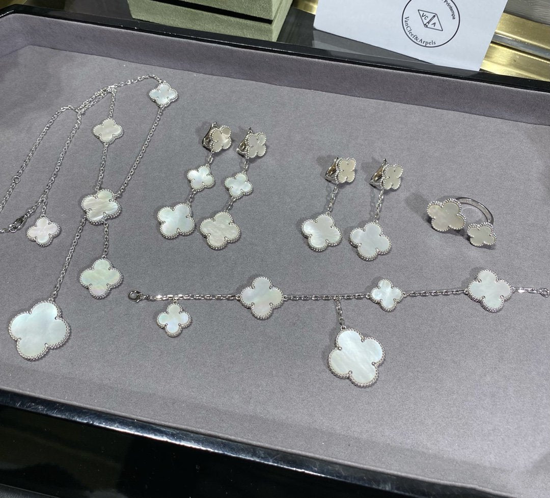 [Regal Gem]CLOVER 5 MOTIF WHITE MOP SILVER BRACELET