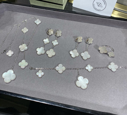 [Regal Gem]CLOVER 5 MOTIF WHITE MOP SILVER BRACELET