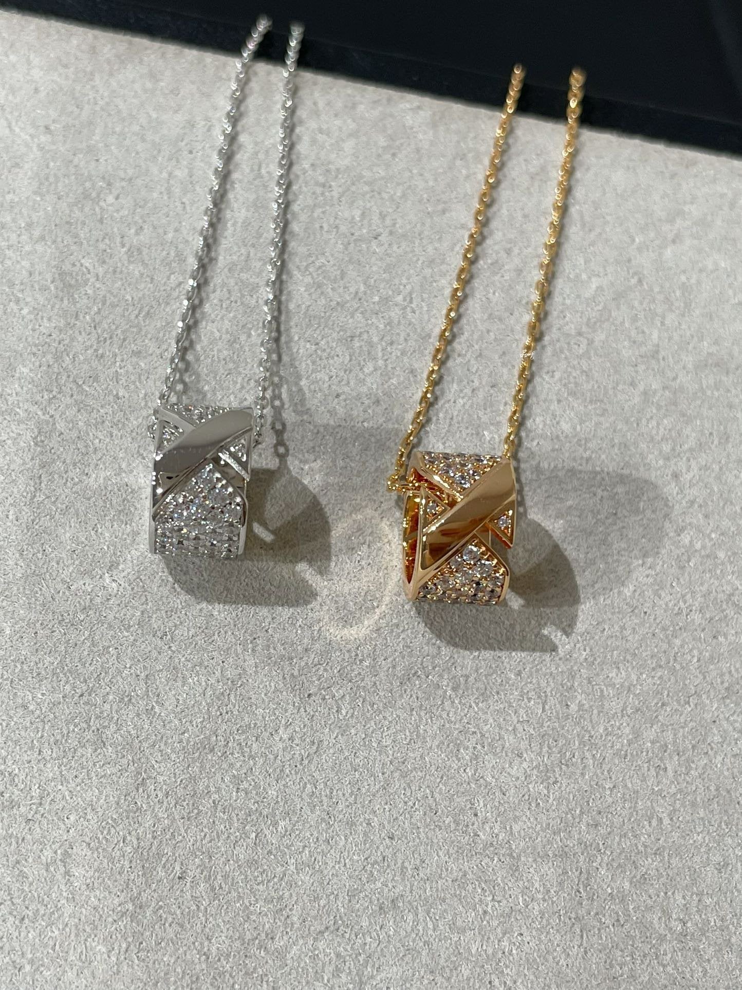 [Regal Gem]LIENS EVIDENCE DIAMOND PAVED NECKLACE