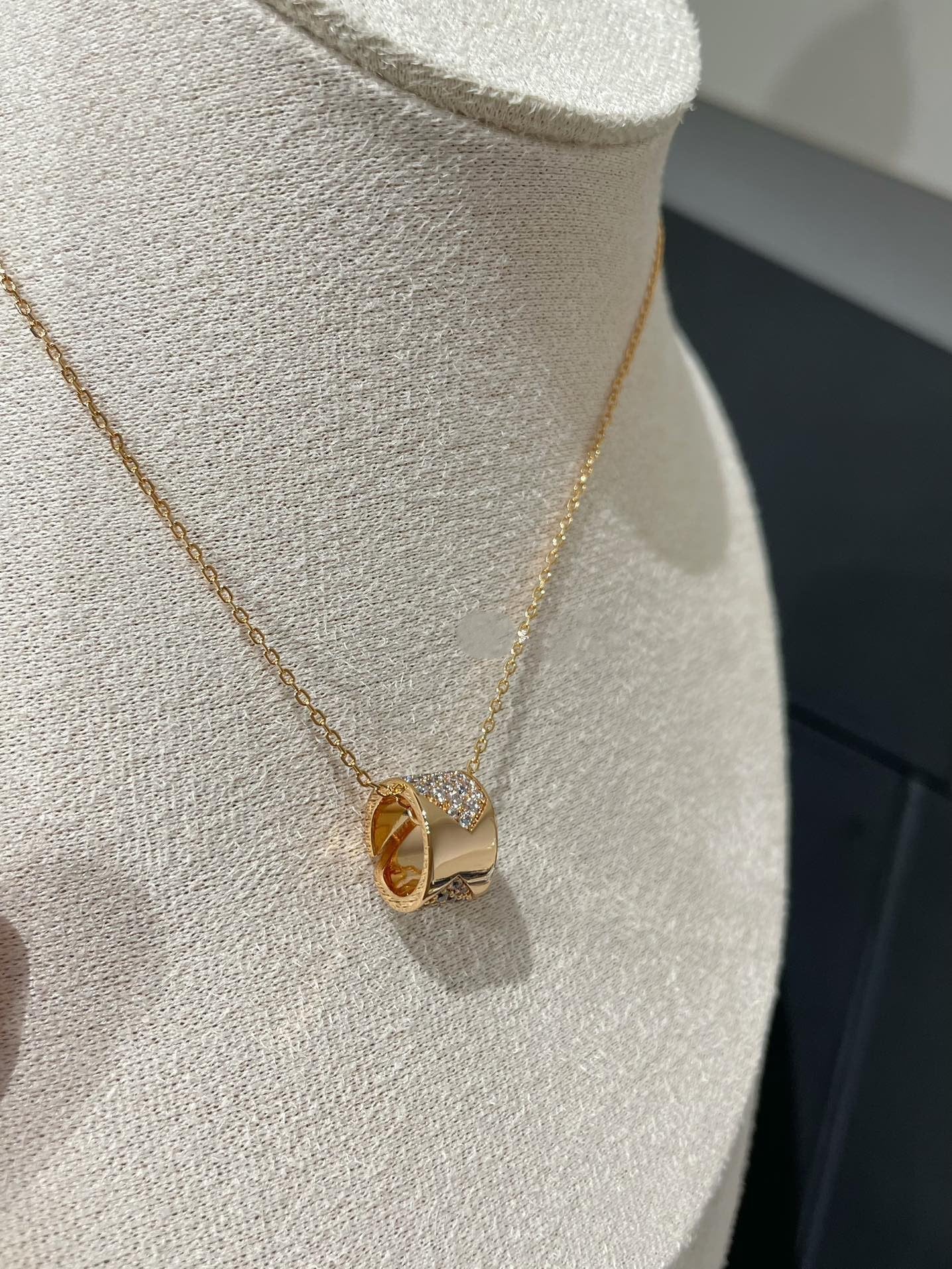 [Regal Gem]LIENS EVIDENCE DIAMOND PAVED NECKLACE
