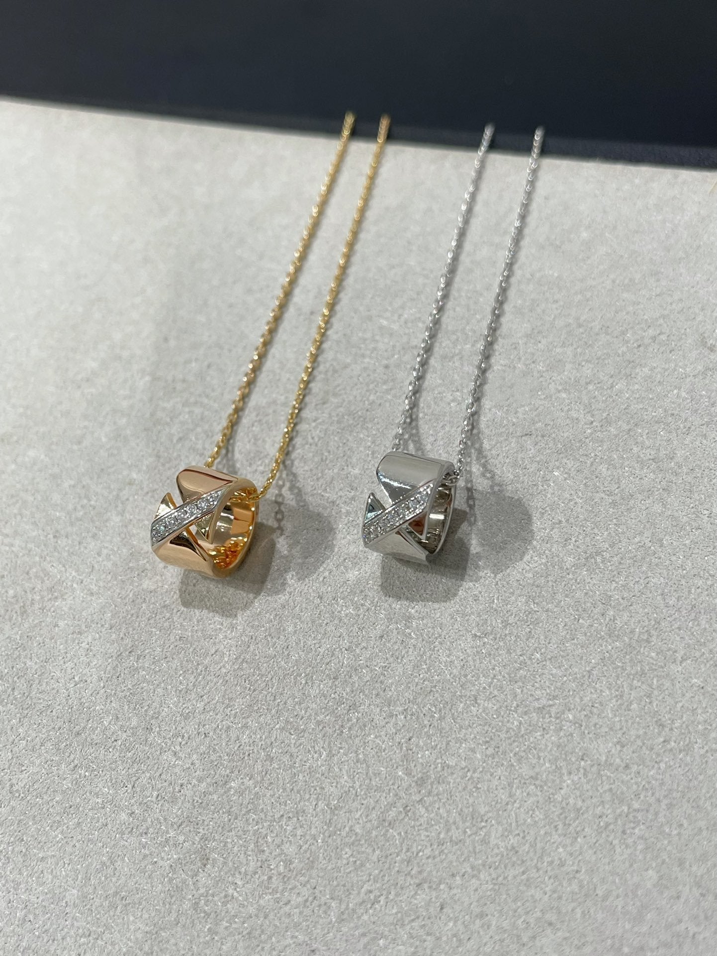 [Regal Gem]LIENS EVIDENCE DIAMOND NECKLACE