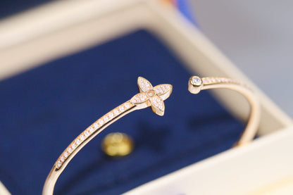 [Regal Gem]IDYLLE PINK GOLD OPEN BRACELET DIAMOND PAVED