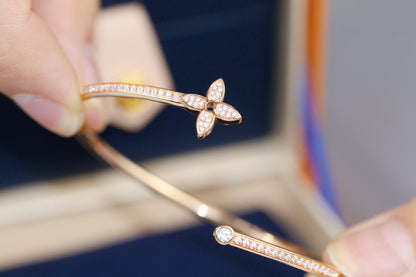 [Regal Gem]IDYLLE PINK GOLD OPEN BRACELET DIAMOND PAVED