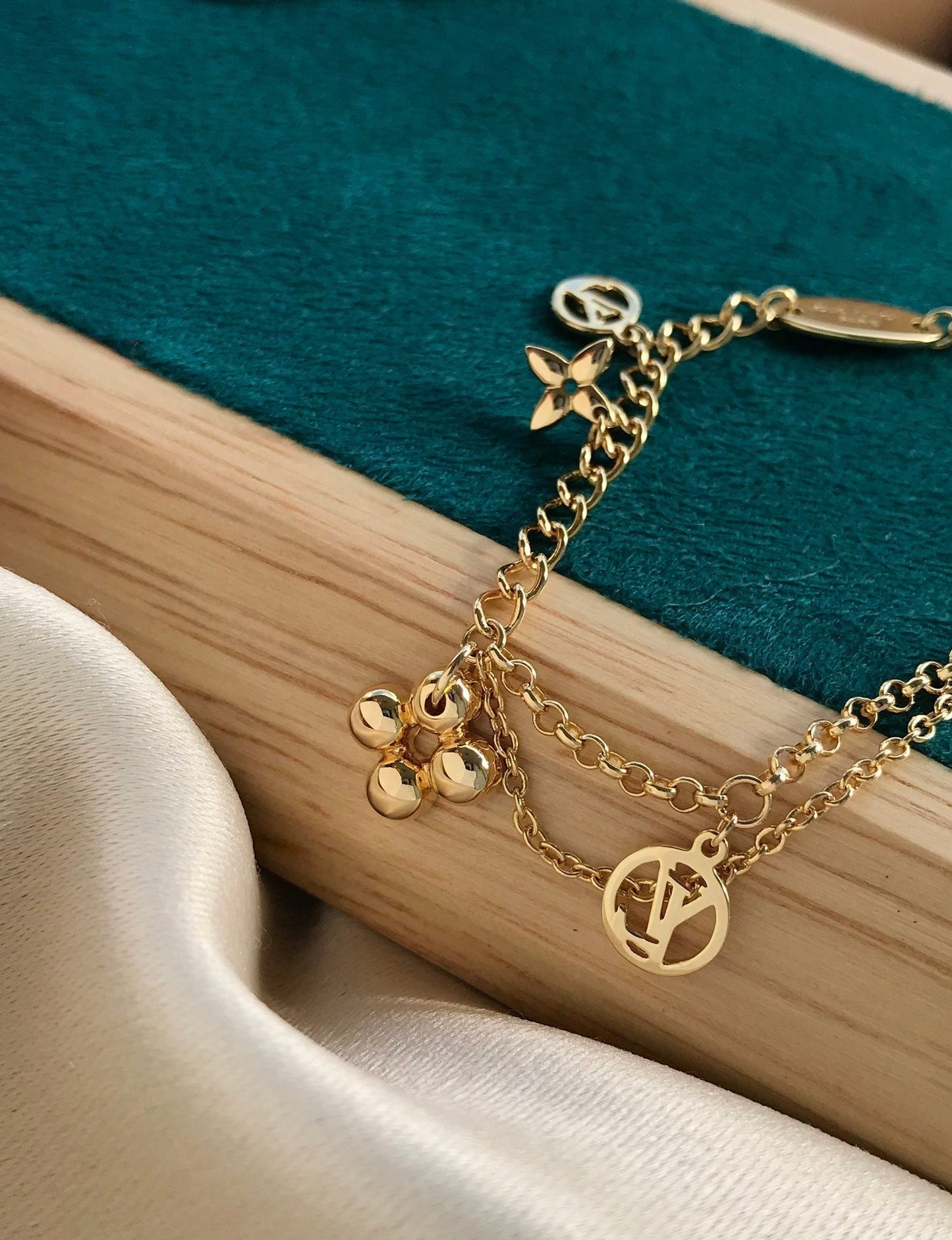 [Regal Gem]BLOOMING PINK GOLD MOP BRACELET