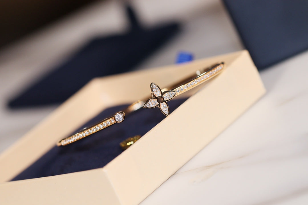 [Regal Gem]IDYLLE GOLD OPEN BRACELET DIAMOND PAVED