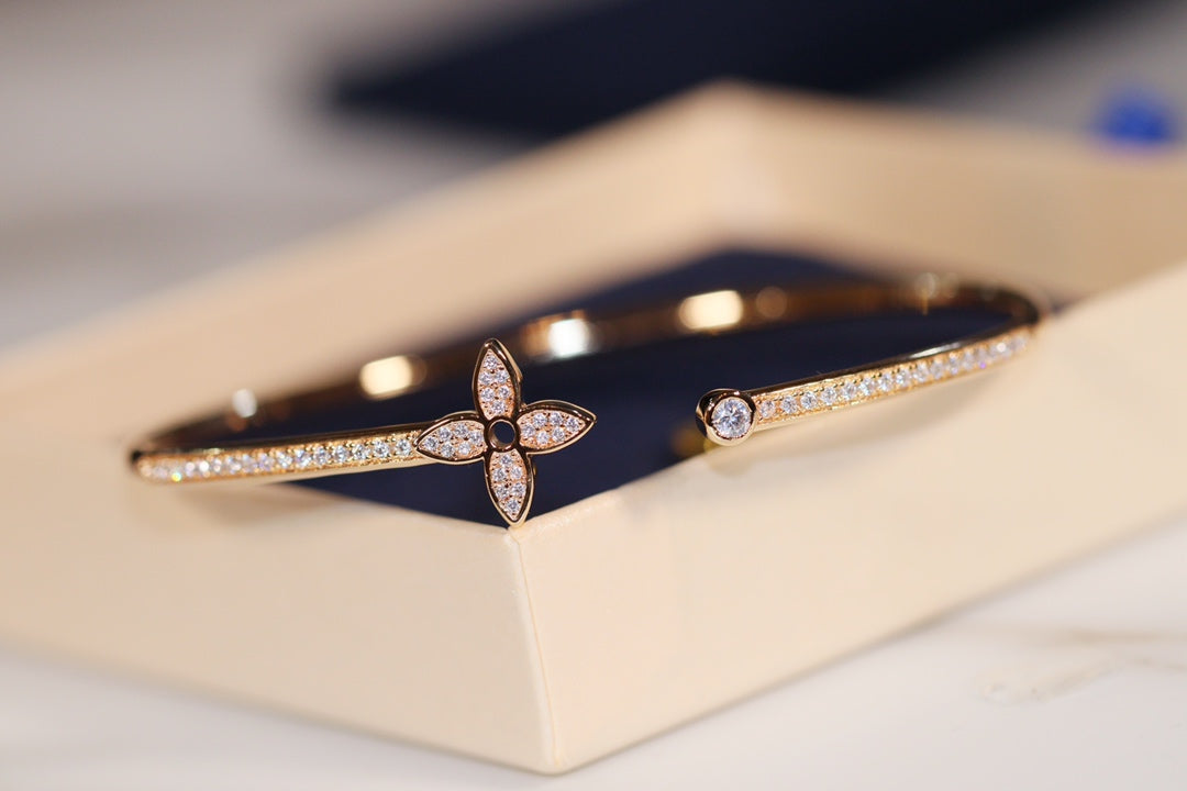 [Regal Gem]IDYLLE GOLD OPEN BRACELET DIAMOND PAVED