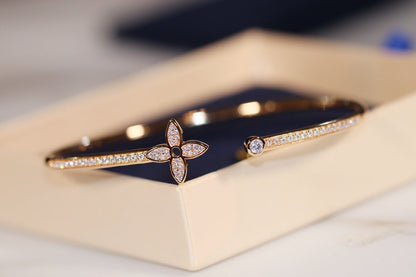 [Regal Gem]IDYLLE GOLD OPEN BRACELET DIAMOND PAVED