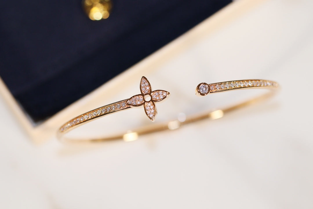 [Regal Gem]IDYLLE GOLD OPEN BRACELET DIAMOND PAVED