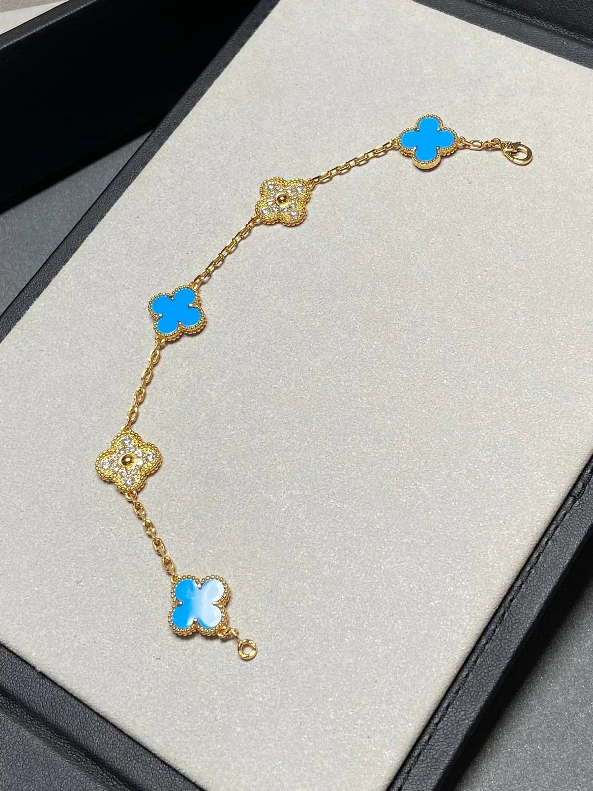 [Regal Gem] CLOVER 5 MOTIF BLUE AGATE BRACELET COLLECTION