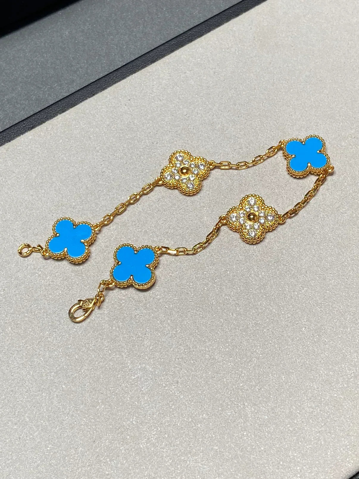 [Regal Gem] CLOVER 5 MOTIF BLUE AGATE BRACELET COLLECTION