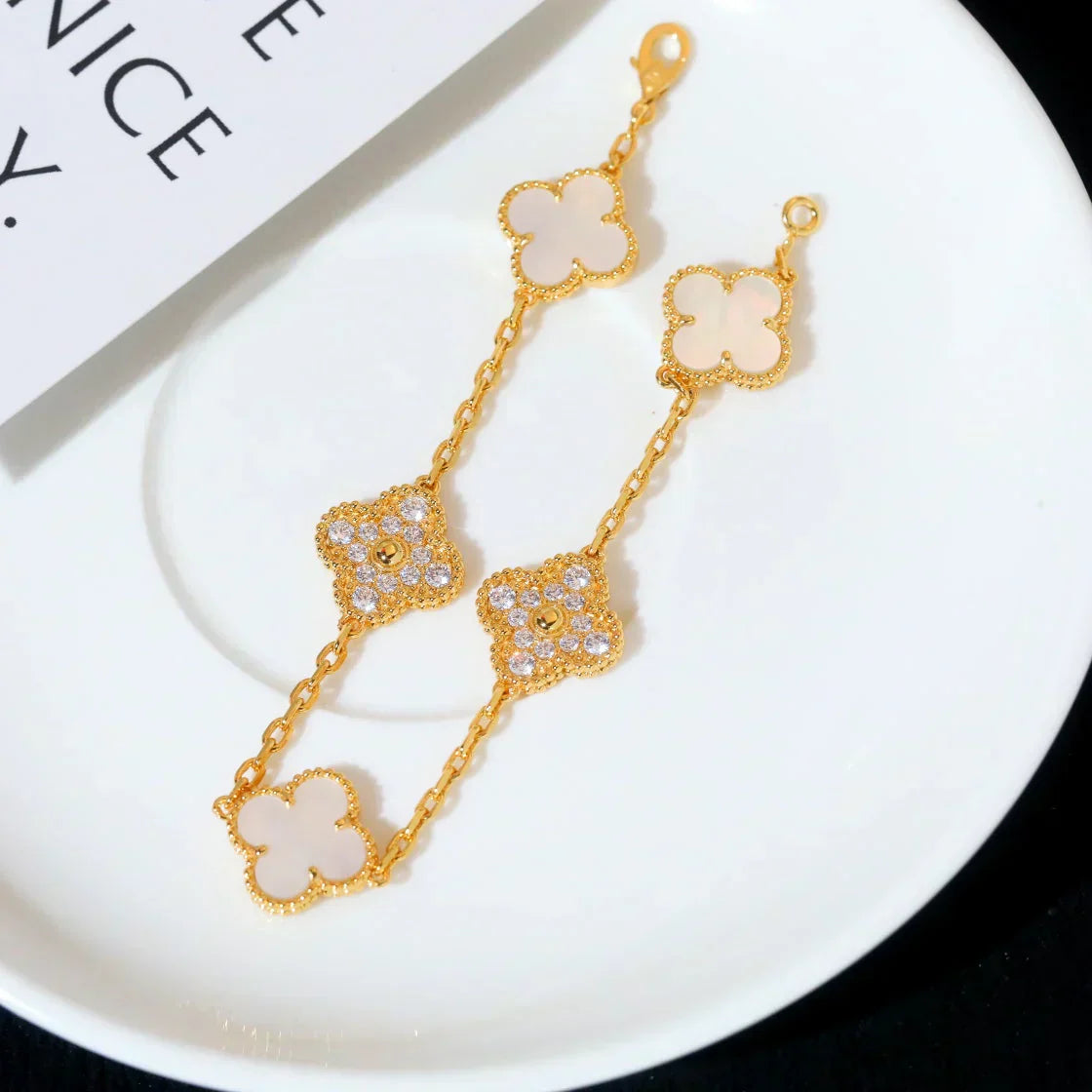 [Regal Gem]CLOVER WHITE PEARL MOP 5 MOTIF BRACELET COLLECTION