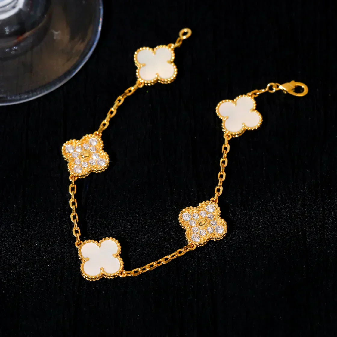 [Regal Gem]CLOVER WHITE PEARL MOP 5 MOTIF BRACELET COLLECTION