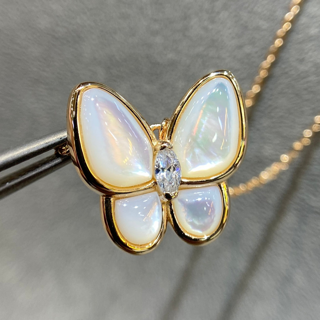 [Regal Gem]BUTTERFLY MOP DIAMOND NECKLACE