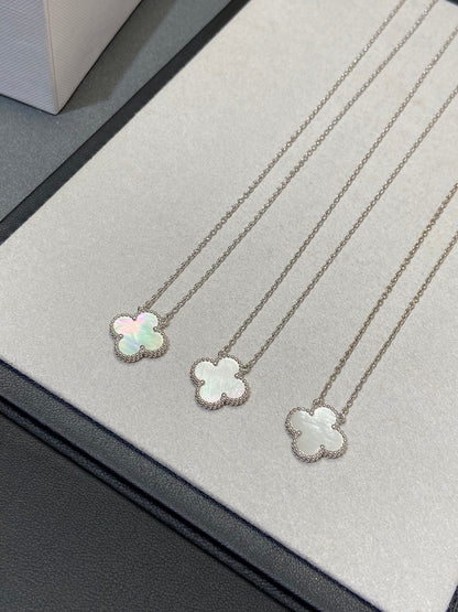 [Regal Gem]CLOVER MEDIUM SILVER WHITE MOP NECKLACE