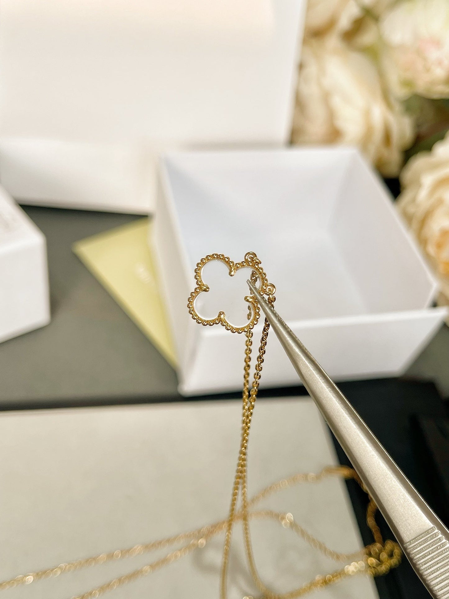 [Regal Gem]CLOVER ROCK CRYSTAL Regal Gem GOLD NECKLACE