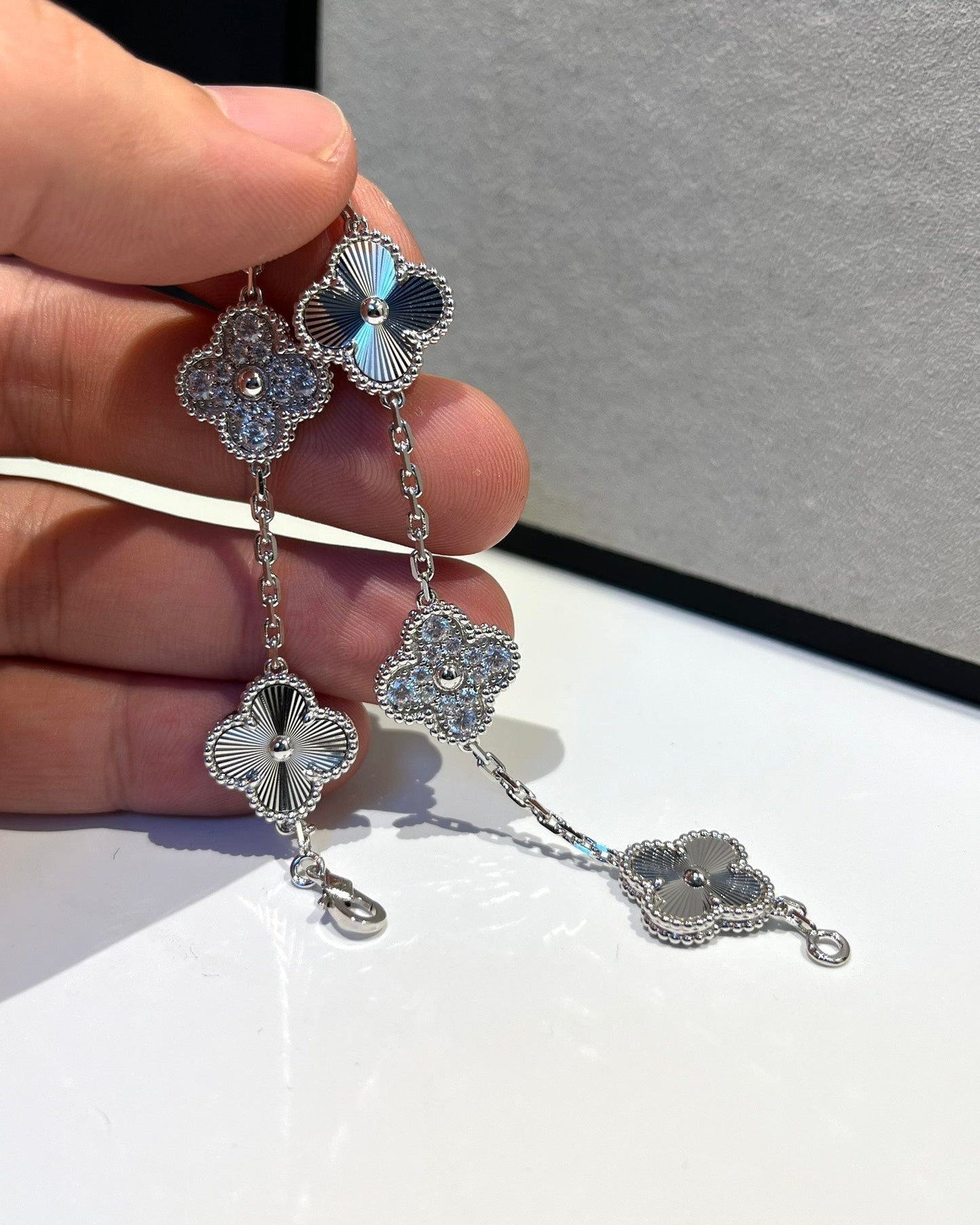 [Regal Gem] CLOVER 5 MOTIF LASER BRACELET COLLECTION