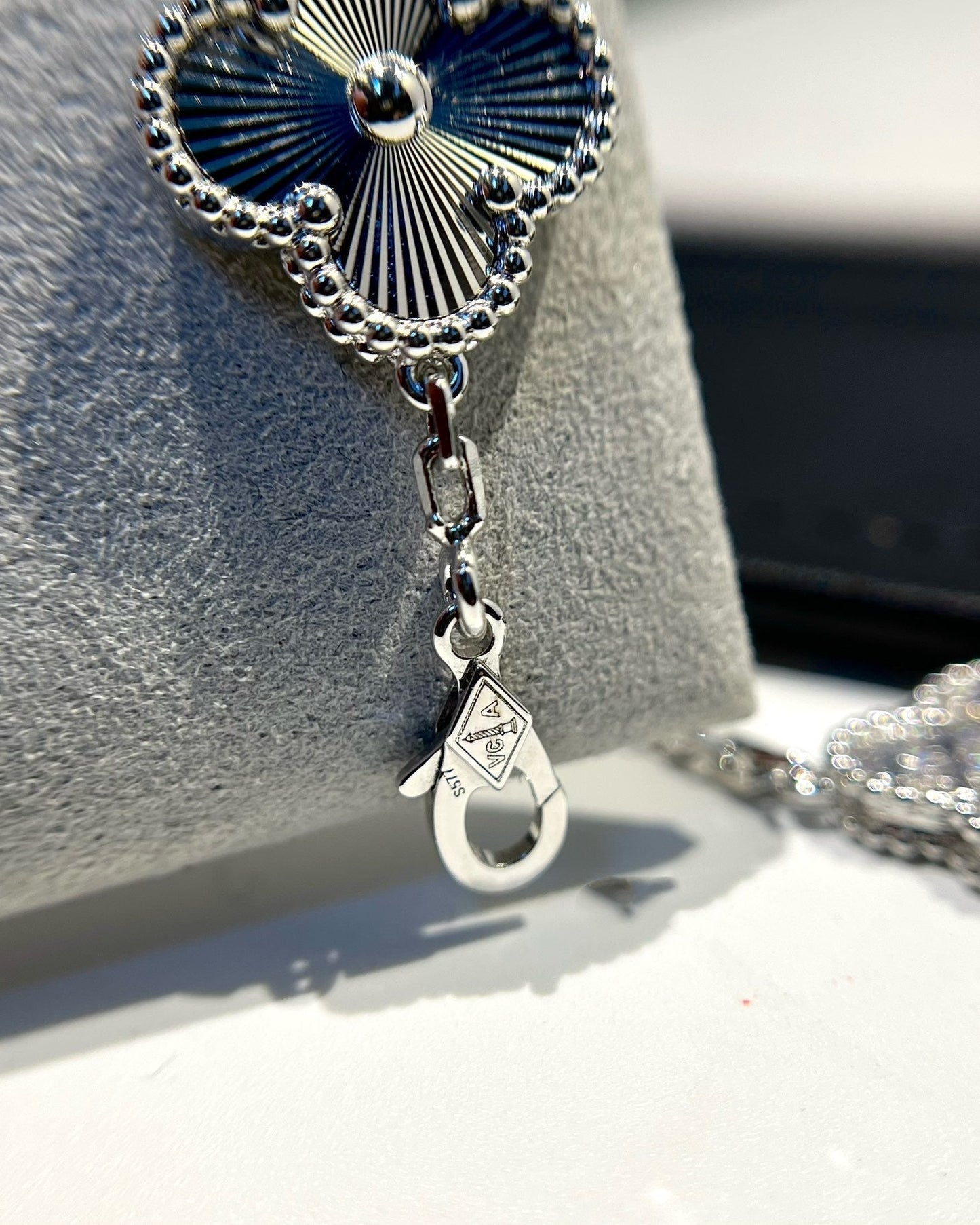 [Regal Gem] CLOVER 5 MOTIF LASER BRACELET COLLECTION