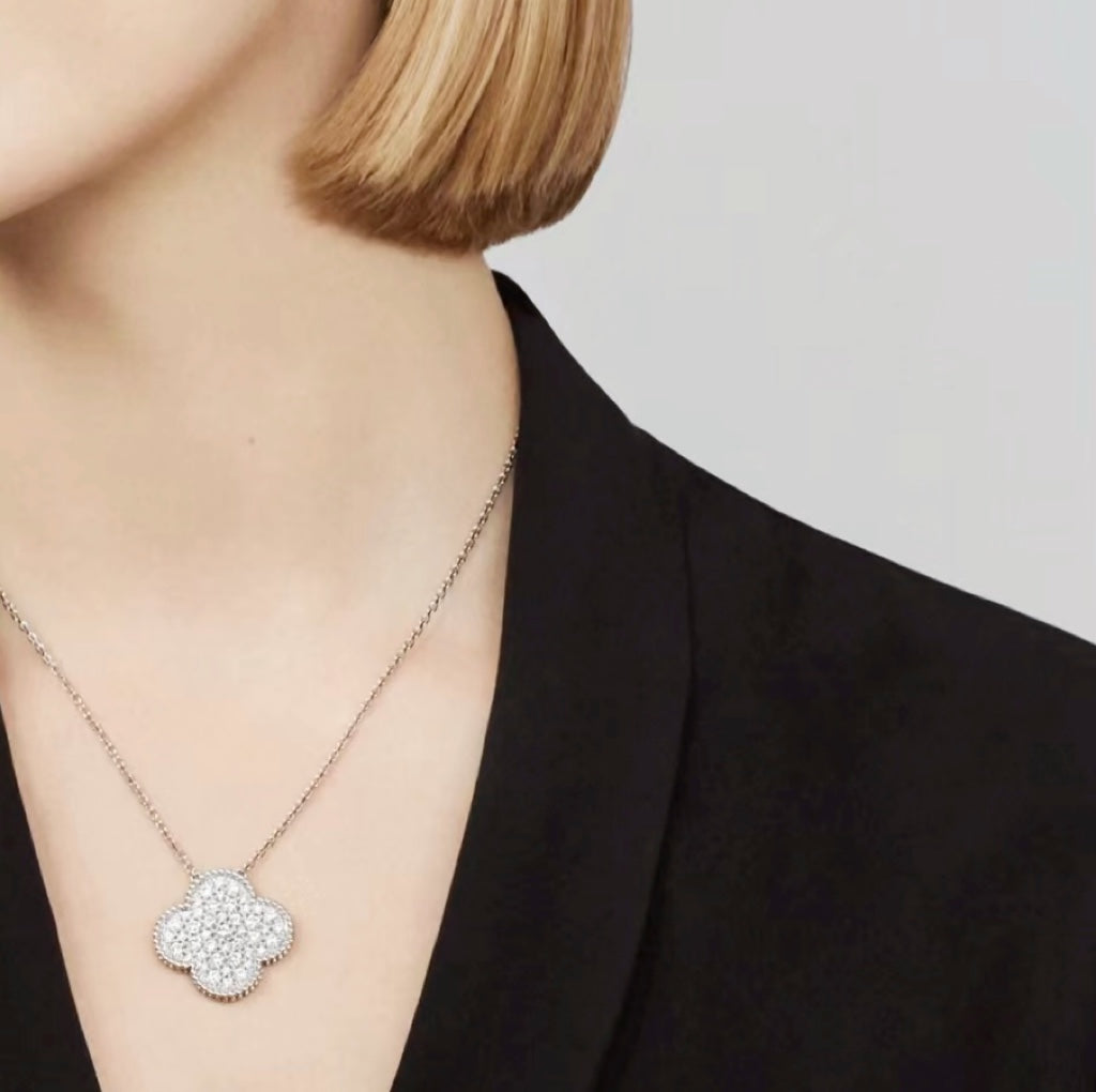 [Regal Gem]CLOVER 25MM LARGE PENDANT DIAMOND PAVED SILVER NECKLACE