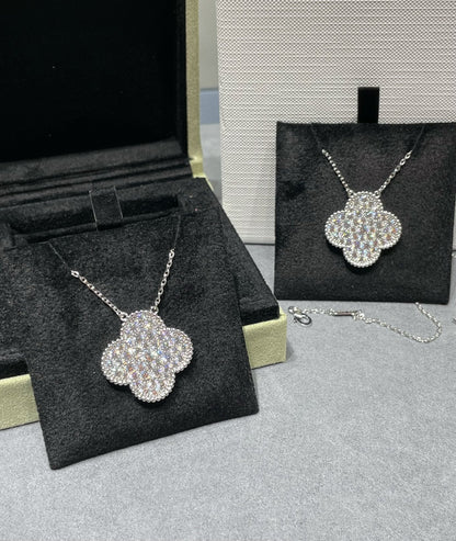 [Regal Gem]CLOVER 25MM LARGE PENDANT DIAMOND PAVED SILVER NECKLACE