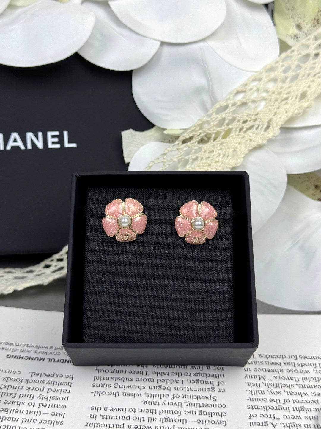 [Regal Gem]26C Pink Camellia Pearl Enamel Stud Earrings